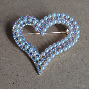 Lustrous Pearl and Crystal Heart Brooch